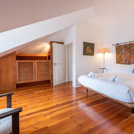 Rustic-style Apt Near Bairro Alto Lisboa