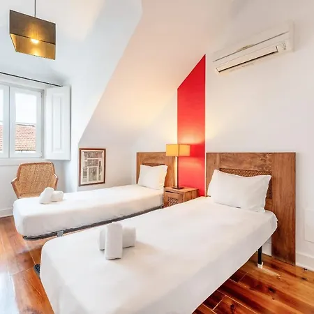 Rustic-style Apt Near Bairro Alto Lisboa