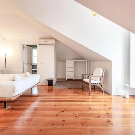 Rustic-style Apt Near Bairro Alto Daire *