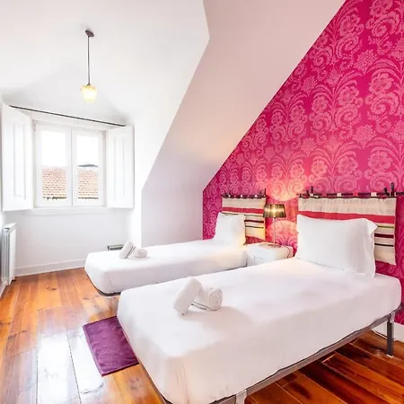 Rustic-style Apt Near Bairro Alto Διαμέρισμα *