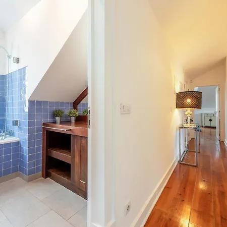Rustic-style Apt Near Bairro Alto Lisboa